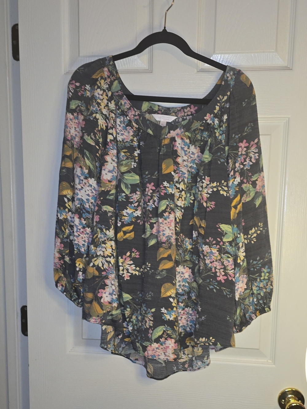 LC Lauren Conrad Dark Gray Floral Scoop-Neck Blouse